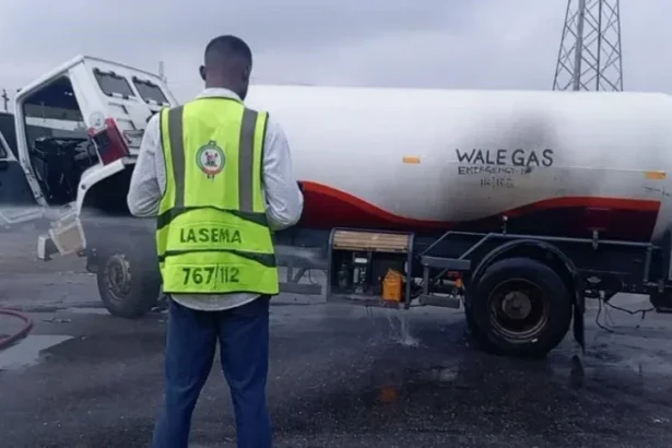 Disaster Averted After Gas Tanker Leak Causes Traffic Disruption on Lagos Road